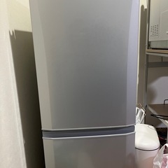 2ドア冷蔵庫　146L 2019年製