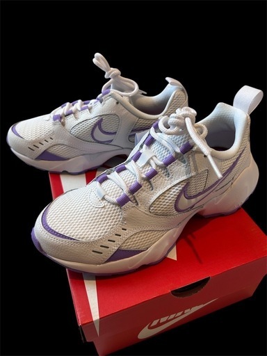 NIKE エアハイツ新品【24,5㎝】