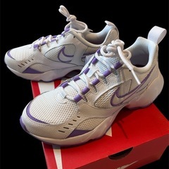 NIKE エアハイツ新品【24,5㎝】