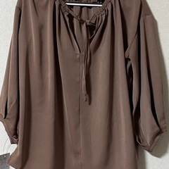 【新品タグつき】ギャザーリボンブラウス　Lゆったりめ