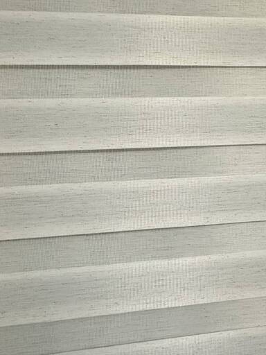 新品未使用　調光ロールスクリーン　カーテンレール取付可能