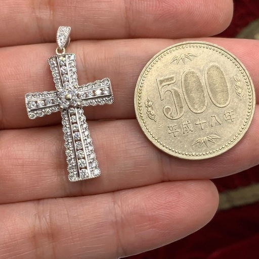 K18WG ダイヤクロス　ペンダント　3.5g 0.88ct