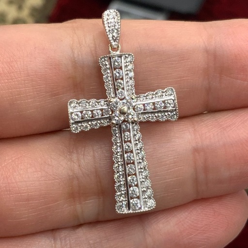 K18WG ダイヤクロス　ペンダント　3.5g 0.88ct