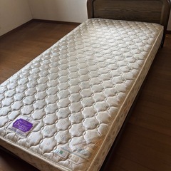 ●シングルベッド　ロータイプ●あげます