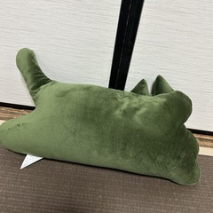 モスグリーンの猫ちゃんクッション（ぬいぐるみ）の画像