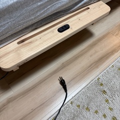 無印脚付きマットレス・後付けコンセントの画像