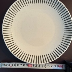 お皿、コップ　1つ50円　全部で400円の画像