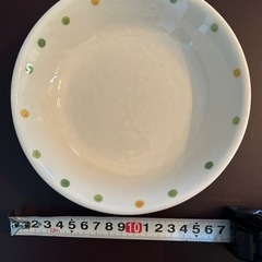 お皿、コップ　1つ50円　全部で400円の画像