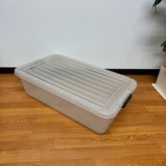 衣装ケース　蓋付き　ロックありで虫の侵入阻止できます。