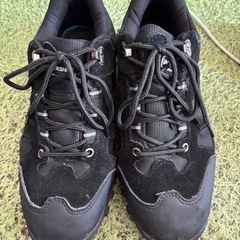 【6月中旬まで】トレッキングシューズ27cmの画像