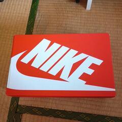 NIKE箱空箱の画像