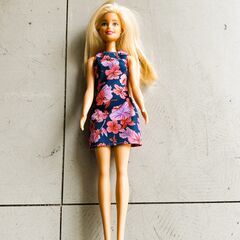 バービー(Barbie) かわいいピンクのプールハウス（バービー人形、アクセサリー付き）の画像