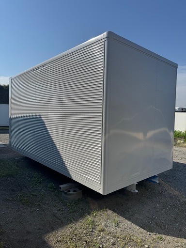 仕上げ済み！バイクガレージ！軽いシャッター！らくらくスライド式横扉