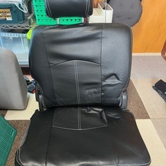 トヨタ　ランクル？の純正サードシート