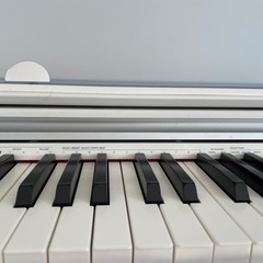 CASIO 電子ピアノの画像