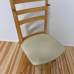 椅子2つ