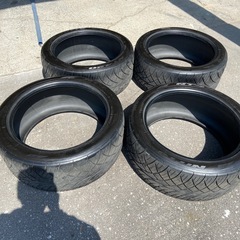 305/40ZR22 NITTO ２１年タイヤ    