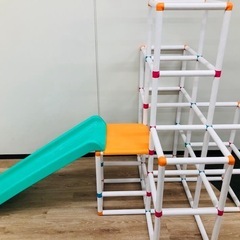 ジャングルジム　白いわんぱくジムの画像