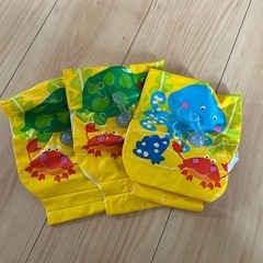 子供用の浮き輪、浮具の画像