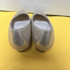 ゴールドのパンプス/24.5cmの画像