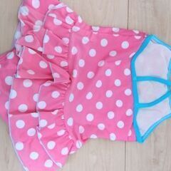 美品　水着125-135の画像