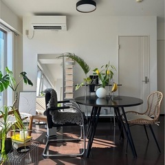 KANADEMONO　THE CAFE TABLE / 天然木シリーズ　Stainless トライアングル 4pin × ラウンド φ81 - 100の画像