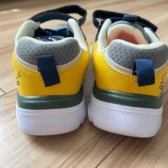 試着のみ 美品 子供用スニーカーの画像