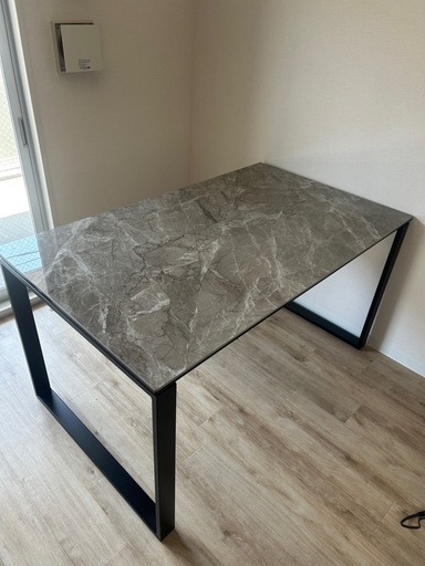 リビングテーブル