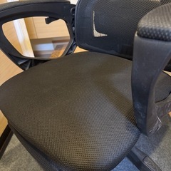 【無料】ゲーミングチェア&フロアマットの画像