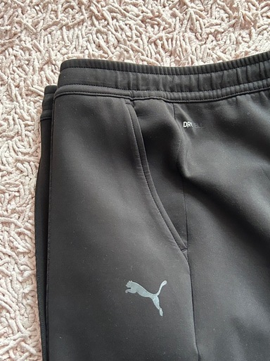 ジョギングパンツ　プーマ　PUMA 速乾性素材　 Lサイ数回使用のみ