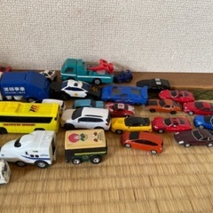 トミカ　などの車の画像