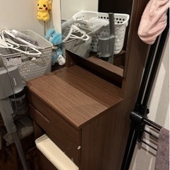 【決まりました】ドレッサー 化粧台 、ミラーとライト付き