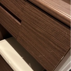 【決まりました】ドレッサー 化粧台 、ミラーとライト付きの画像