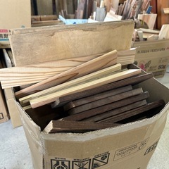 【木工屋の焚き付け端材セット】《16.7kg》乾燥材　バーベキュー　焚き火の画像