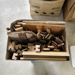 【木工屋の焚き付け端材セット】《9.9kg》乾燥材　バーベキュー...