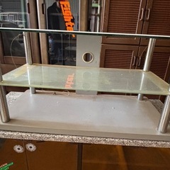ガラス製のテーブルの画像