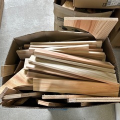 【木工屋の焚き付け端材セット】《7kg》乾燥材　バーベキュー　焚き火