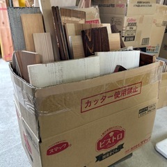【木工屋の焚き付け端材セット】《10kg》乾燥材　バーベキュー　焚き火の画像