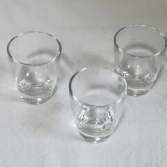 ❤　クリアーなショットグラス３点１セット(新品未使用)　❤