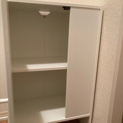 IKEA 本棚　キャビネット 扉付 ホワイトの画像