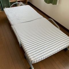 シングルベッド