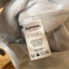 シュプリームsupreme メンズパーカー　正規品　Ｌの画像