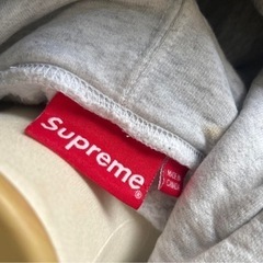 シュプリームsupreme メンズパーカー　正規品　Ｌの画像