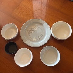 食器まとめて　あげます