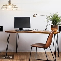 オシャレなパソコンデスクの画像