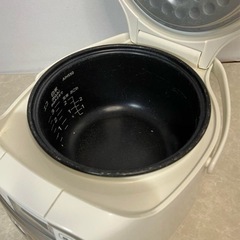 TIGER マイコン炊飯ジャー炊飯器 JAI-R550 3合炊きの画像