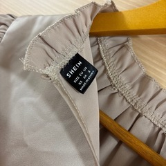 美品✨ SHEINカットソーの画像