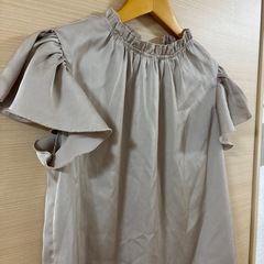 美品✨ SHEINカットソーの画像