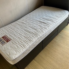 ニトリ　シングルジオチェスト　コンセント収納付きベッド　コイルマ...