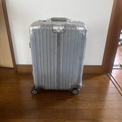 スーツケース　ボロい